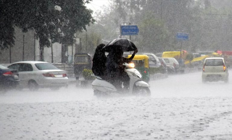 mp-weather:-मध्य-प्रदेश-में-एक्टिव-हुआ-मॉनसून,-झमाझम-बारिश;-इन-जिलों-के-लिए-रेड-अलर्ट-जारी