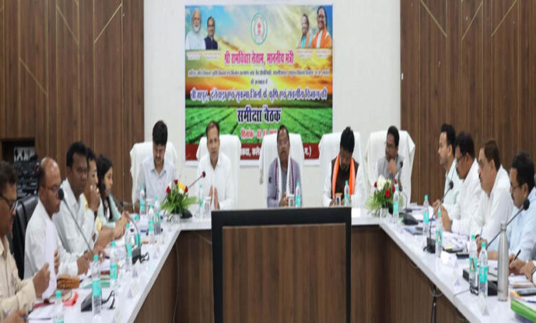 रायपुर-:-कृषि-मंत्री-रामविचार-नेताम-ने-दिए-निर्देश:-किसानों-तक-हर-योजना-का-लाभ-पहुंचे,-बढ़े-आय-और-उत्पादन