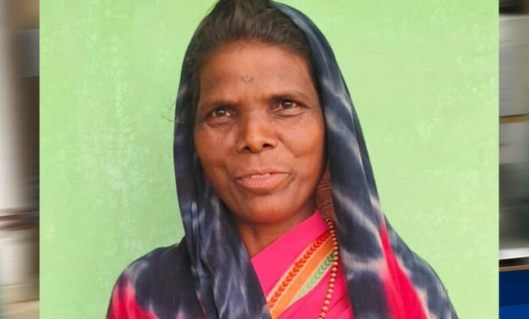 कच्चे-घर-से-पक्के-आशियाने-तक-:-पीएम-जनमन-आवास-योजना-ने-सरिता-बैगा-के-जीवन-में-भरी-खुशियों-की-नई-रोशनी
