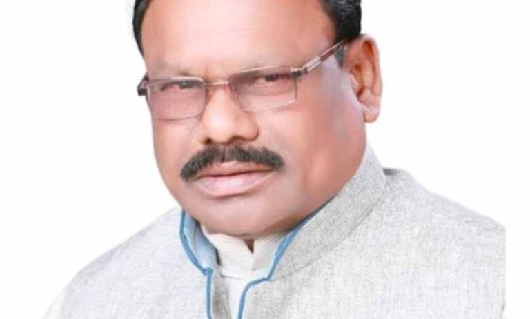 छत्तीसगढ़-भाजपा-के-पूर्व-संसदीय-सचिव-का-whatsapp-हैक,-परिचितों-से-ठगी-के-लिए-मांगे-जा-रहे-पैसे