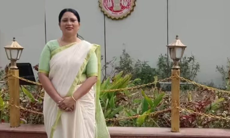 उमरिया-की-बहू-प्रियंका-सिंह-मसराम-ने-mppsc-में-रचा-इतिहास,-हिंदी-की-असिस्टेंट-प्रोफेसर-बनीं