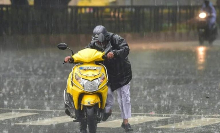 mp-weather-update:-मध्य-प्रदेश-के-22-जिलों-में-भारी-बारिश-का-अलर्ट,-जानें-कब-तक-एक्टिव-रहेगा-मानसून