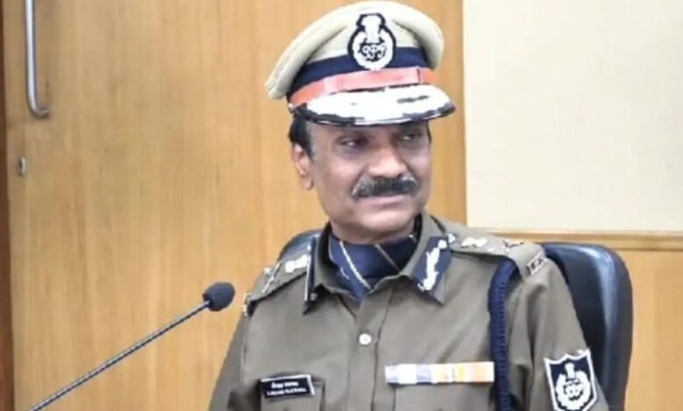 ईमानदारी-और-सत्यनिष्ठा-एक-युवा-अधिकारी-की-सबसे-बड़ी-पूंजी-है-डीजीपी-मकवाणा
