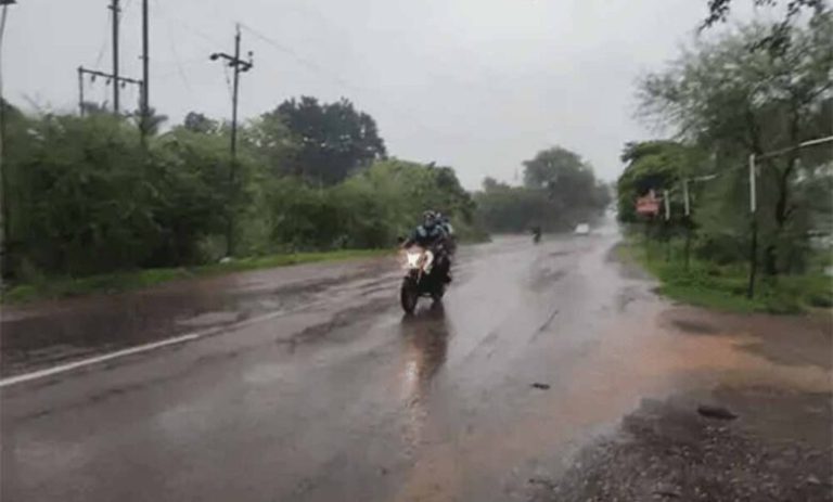 cg-weather-update:-अवदाब-के-असर-से-रायपुर-समेत-कई-जिलों-में-भारी-बारिश-का-अलर्ट