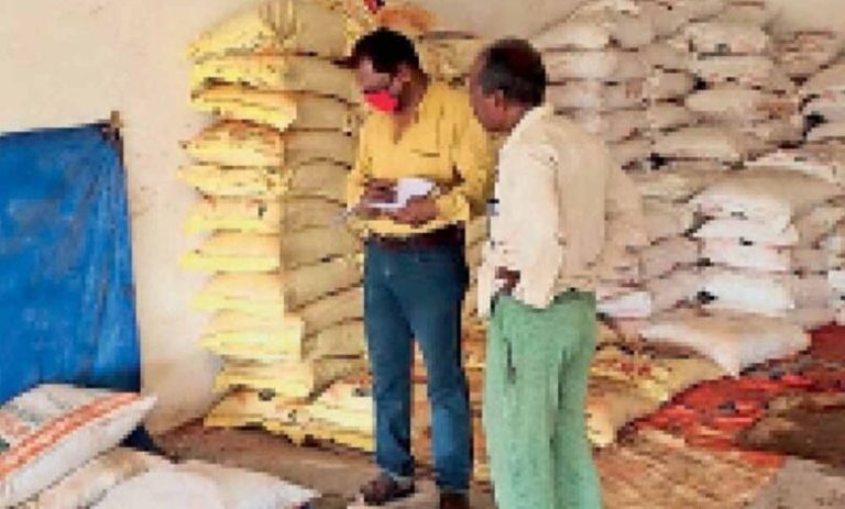 छत्तीसगढ़-में-नकली-खाद-बीज-पर-बड़ा-एक्शन,-28-दुकानों-की-बिक्री-पर-रोक,-33-को-नोटिस