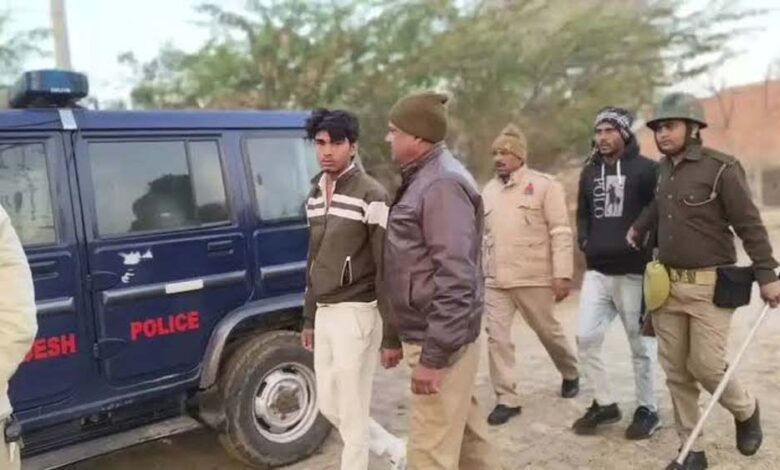 मथुरा-बना-साइबर-ठगों-का-अड्डा,-पुलिस-की-छापेमारी-में-40-शातिर-गिरफ्तार